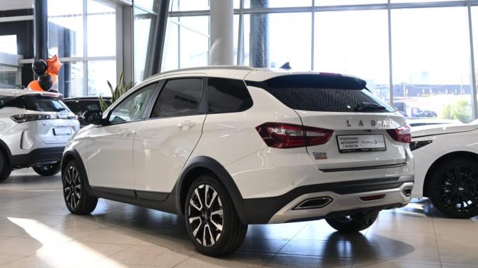 Lada (ВАЗ) Vesta I Рестайлинг (NG) с пробегом 2024 года, цена 1 495 000 рублей, 15729 км, универсал, Автокод Объявления