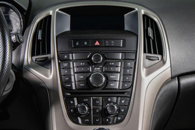 Opel Astra J с пробегом 2011 года, цена 649 000 рублей, 193867 км, хэтчбек, Автокод Объявления
