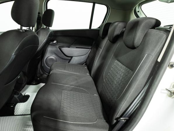 Renault Sandero II с пробегом 2015 года, цена 499 585 рублей, 278075 км, хэтчбек, Автокод Объявления