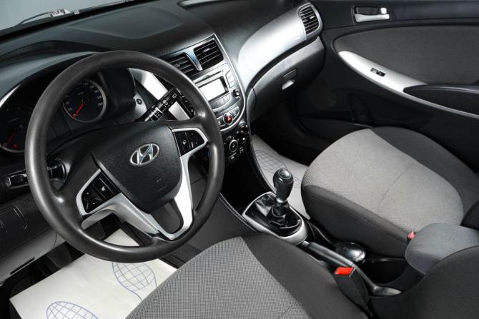 Hyundai Solaris I с пробегом 2014 года, цена 649 000 рублей, 304000 км, хэтчбек, Автокод Объявления