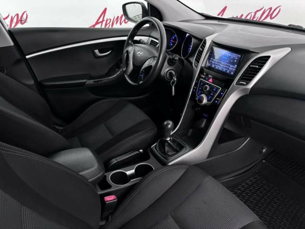 Hyundai i30 II Рестайлинг с пробегом 2016 года, цена 949 000 рублей, 221611 км, хэтчбек, Автокод Объявления