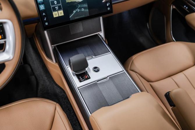 Новый Land Rover Range Rover V 2025 года, цена 23 490 000 рублей, внедорожник, Автокод Объявления