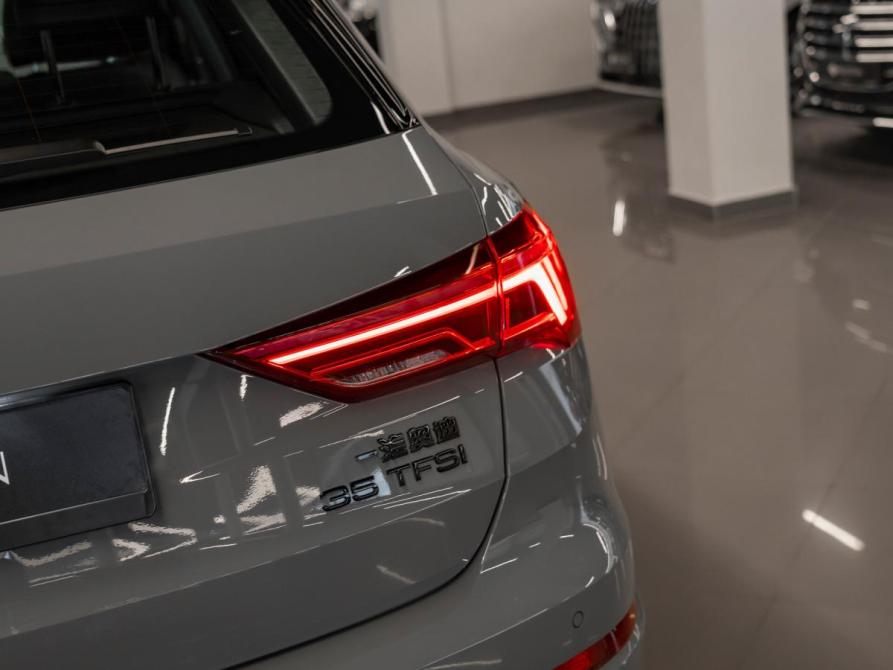 Audi Q3 II (F3) Москва  - изображение 32