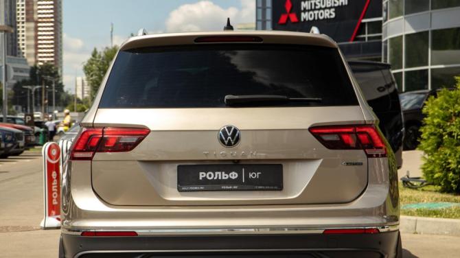 Volkswagen Tiguan II Рестайлинг с пробегом 2021 года, цена 3 288 000 рублей, 76513 км, внедорожник, Автокод Объявления