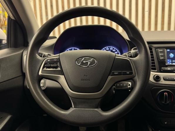 Hyundai Solaris II с пробегом 2019 года, цена 714 999 рублей, 305000 км, седан, Автокод Объявления