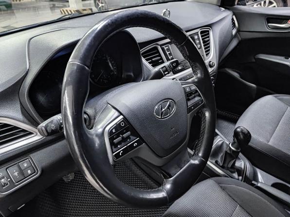 Hyundai Solaris II с пробегом 2019 года, цена 1 080 000 рублей, 190162 км, седан, Автокод Объявления
