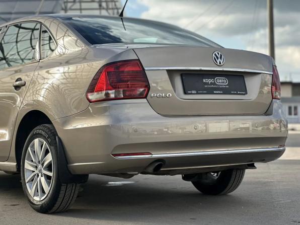 Volkswagen Polo V Рестайлинг с пробегом 2016 года, цена 1 096 500 рублей, 61621 км, седан, Автокод Объявления
