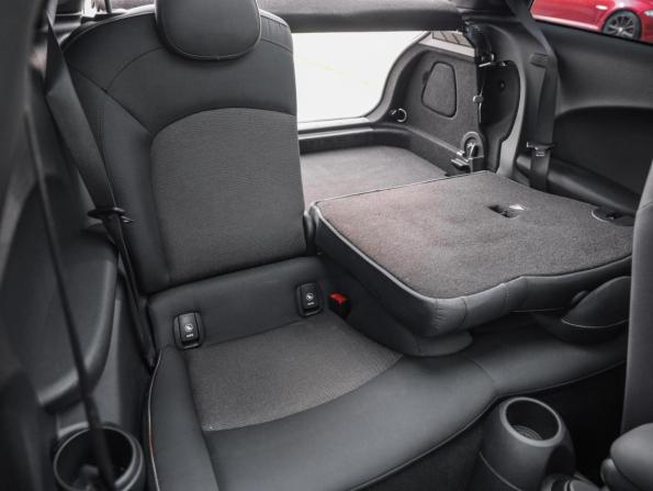 Mini Hatch III (F55/F56) Рестайлинг с пробегом 2020 года, цена 2 399 000 рублей, 22791 км, хэтчбек, Автокод Объявления