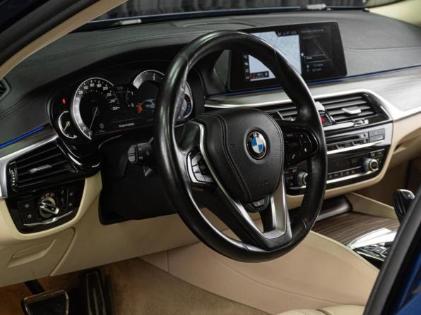 BMW 5 серии VII (G30/G31/G38) с пробегом 2017 года, цена 2 789 000 рублей, 197404 км, седан, Автокод Объявления