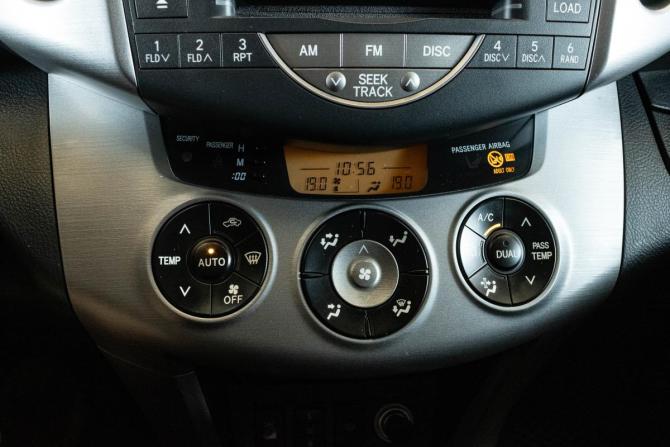 Toyota RAV4 III (XA30) с пробегом 2007 года, цена 1 299 000 рублей, 102478 км, внедорожник, Автокод Объявления