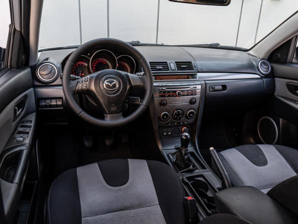 Mazda 3 I (BK) Рестайлинг с пробегом 2006 года, цена 530 000 рублей, 300492 км, хэтчбек, Автокод Объявления