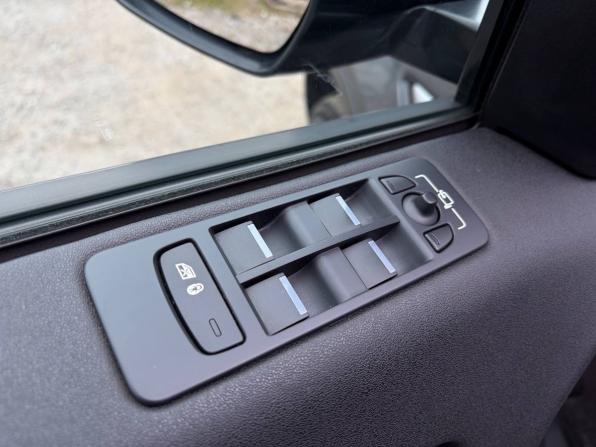 Land Rover Discovery Sport I с пробегом 2018 года, цена 2 050 000 рублей, 198000 км, внедорожник, Автокод Объявления