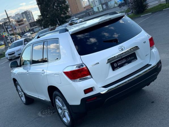 Toyota Highlander II (XU40) Рестайлинг с пробегом 2012 года, цена 1 830 000 рублей, 211785 км, внедорожник, Автокод Объявления