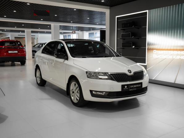 Skoda Rapid I Рестайлинг с пробегом 2019 года, цена 1 445 000 рублей, 71328 км, лифтбек, Автокод Объявления