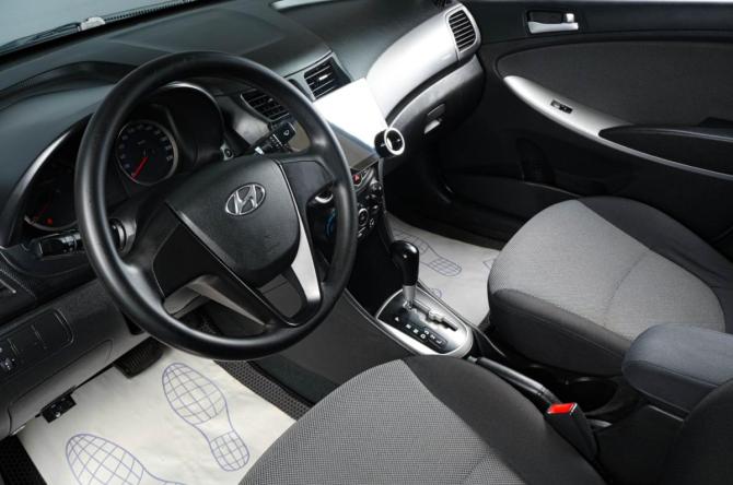 Hyundai Solaris I с пробегом 2013 года, цена 899 000 рублей, 250000 км, седан, Автокод Объявления