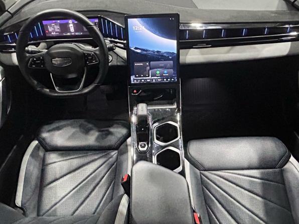 Geely Atlas II с пробегом 2024 года, цена 3 100 000 рублей, 36459 км, внедорожник, Автокод Объявления