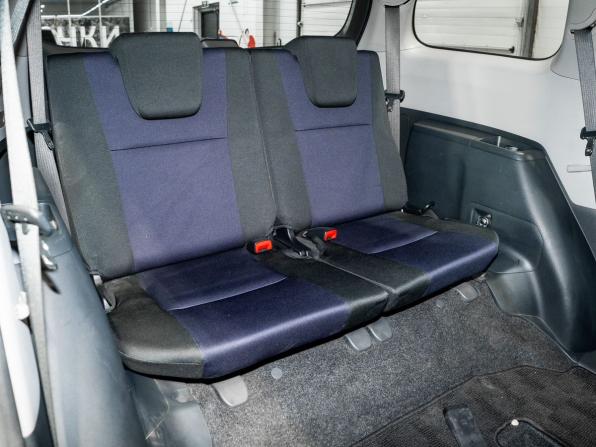 Toyota Wish II Рестайлинг с пробегом 2014 года, цена 1 650 000 рублей, 104000 км, минивэн, Автокод Объявления
