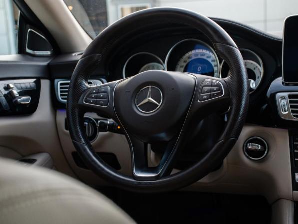 Mercedes-Benz CLS II (C218) Рестайлинг с пробегом 2015 года, цена 3 199 000 рублей, 145000 км, седан, Автокод Объявления