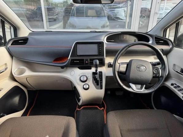 Toyota Sienta II с пробегом 2016 года, цена 1 300 000 рублей, 160058 км, компактвэн, Автокод Объявления