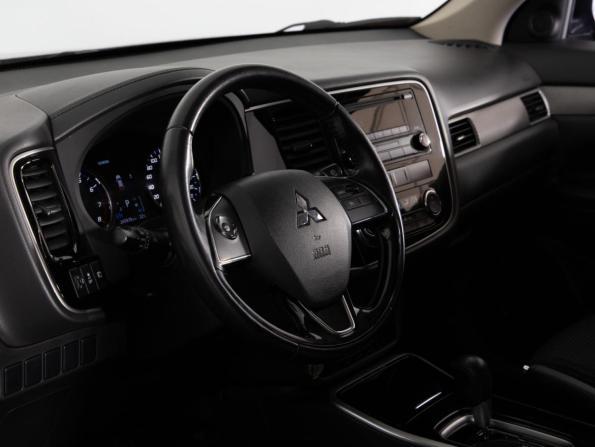 Mitsubishi Outlander III Рестайлинг 2 с пробегом 2017 года, цена 1 499 000 рублей, 245969 км, внедорожник, Автокод Объявления
