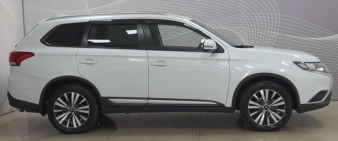 Mitsubishi Outlander III Рестайлинг 3 с пробегом 2019 года, цена 2 266 000 рублей, 109861 км, внедорожник, Автокод Объявления