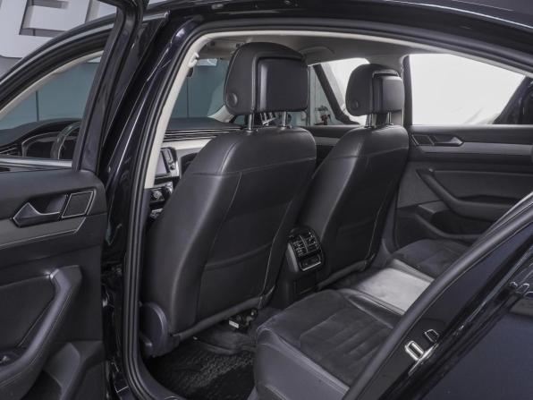 Volkswagen Passat B8 с пробегом 2016 года, цена 1 940 000 рублей, 214990 км, седан, Автокод Объявления