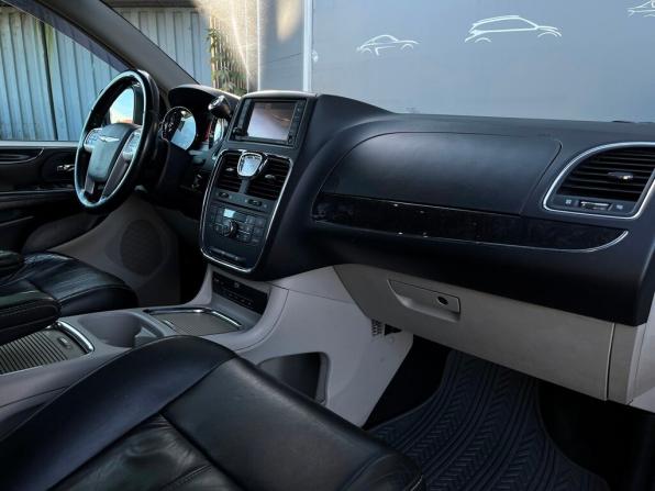 Chrysler Voyager V Рестайлинг с пробегом 2014 года, цена 1 526 300 рублей, 264862 км, минивэн, Автокод Объявления