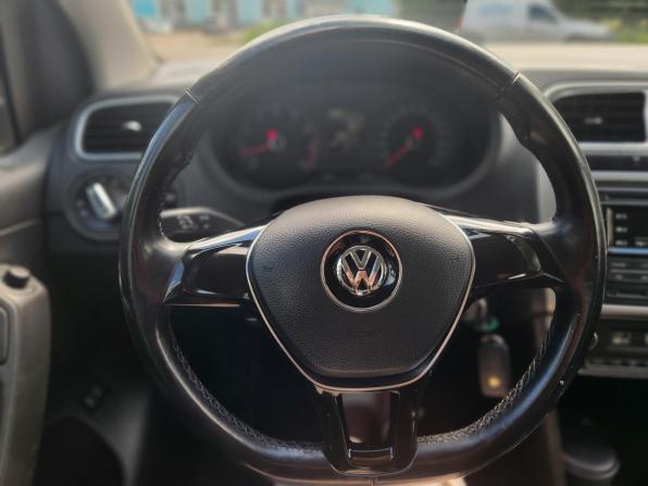 Volkswagen Polo V Рестайлинг с пробегом 2016 года, цена 1 250 000 рублей, 122000 км, седан, Автокод Объявления