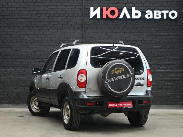Chevrolet Niva I Рестайлинг с пробегом 2011 года, цена 510 000 рублей, 134358 км, внедорожник, Автокод Объявления