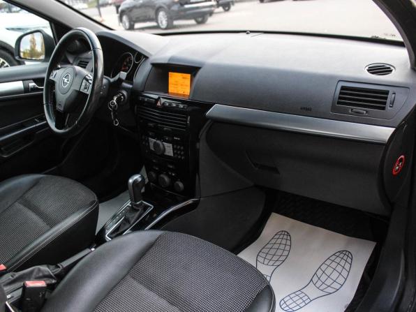 Opel Astra H Рестайлинг с пробегом 2010 года, цена 542 200 рублей, 119500 км, седан, Автокод Объявления