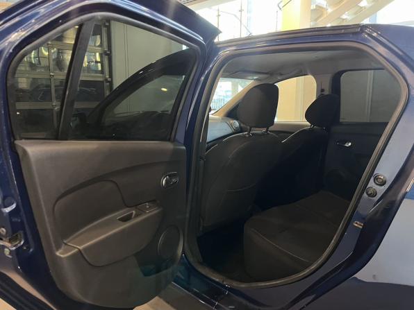 Renault Logan II с пробегом 2015 года, цена 470 000 рублей, 293550 км, седан, Автокод Объявления