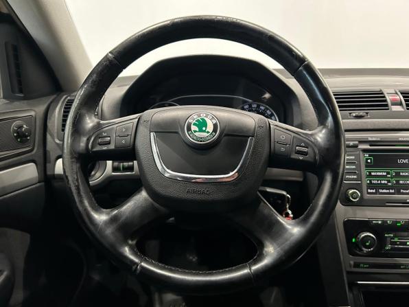 Skoda Octavia II (A5) Рестайлинг с пробегом 2010 года, цена 499 000 рублей, 308729 км, лифтбек, Автокод Объявления