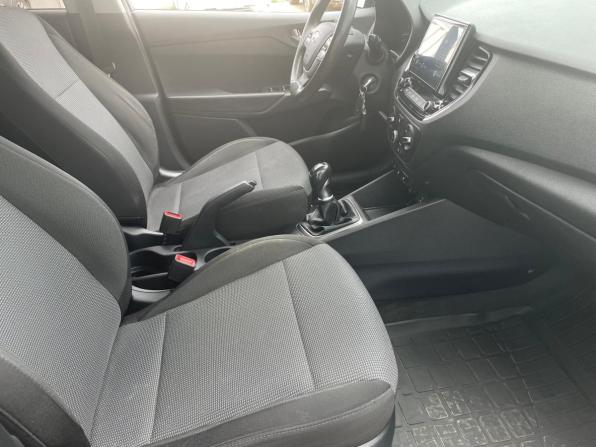 Hyundai Solaris II Рестайлинг с пробегом 2021 года, цена 1 415 500 рублей, 120000 км, седан, Автокод Объявления