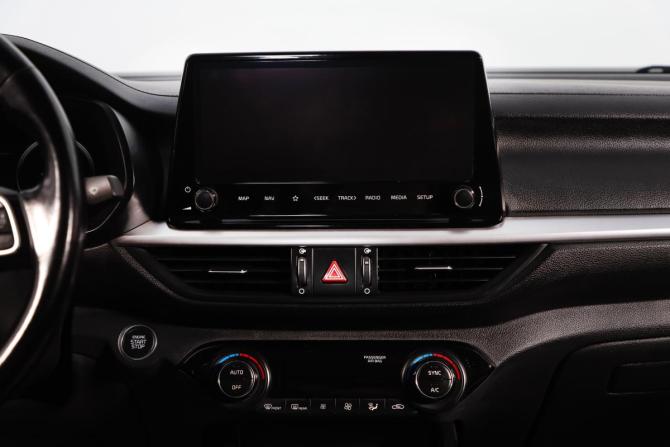 Kia K3 II Рестайлинг с пробегом 2021 года, цена 2 099 000 рублей, 152000 км, седан, Автокод Объявления