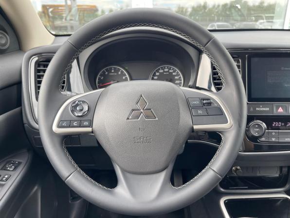Mitsubishi Outlander III Рестайлинг 3 с пробегом 2022 года, цена 2 590 000 рублей, 45882 км, внедорожник, Автокод Объявления