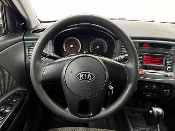 Kia Rio II Рестайлинг с пробегом 2010 года, цена 390 000 рублей, 301844 км, хэтчбек, Автокод Объявления