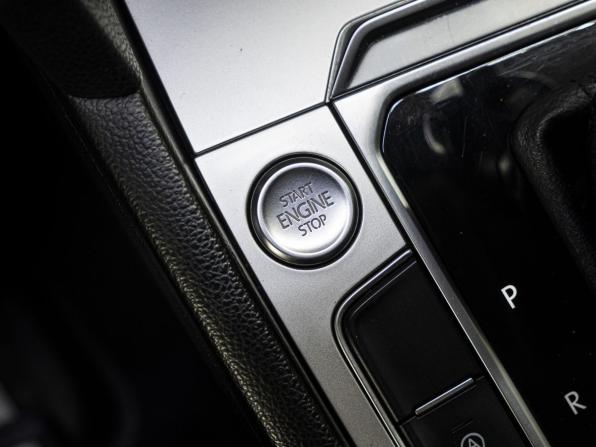 Volkswagen Passat B8 с пробегом 2016 года, цена 1 775 000 рублей, 172802 км, седан, Автокод Объявления
