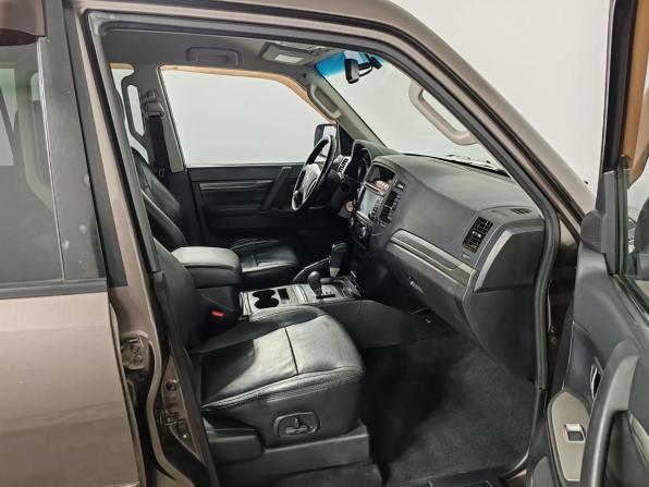 Mitsubishi Pajero IV с пробегом 2010 года, цена 1 799 000 рублей, 276179 км, внедорожник, Автокод Объявления