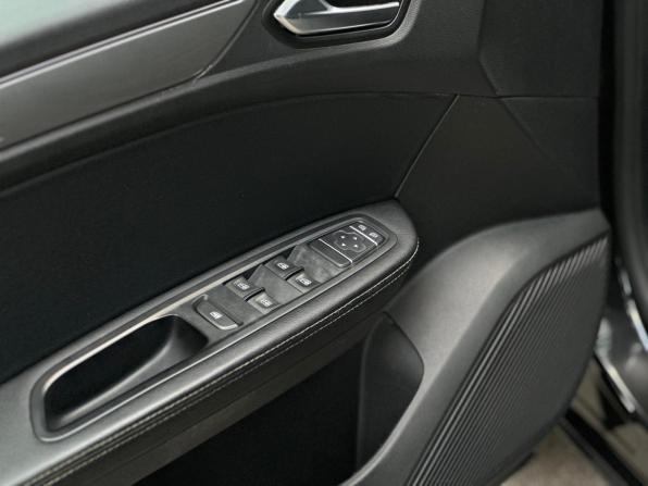 Renault Arkana I с пробегом 2019 года, цена 1 750 000 рублей, 99788 км, внедорожник, Автокод Объявления