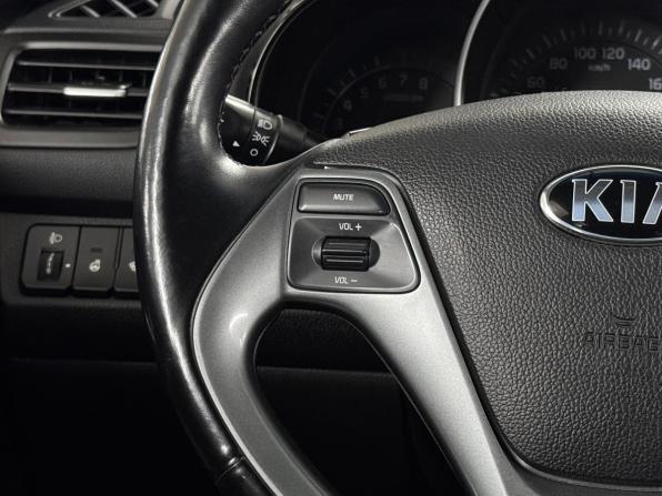 Kia Rio III Рестайлинг с пробегом 2016 года, цена 1 221 000 рублей, 79351 км, хэтчбек, Автокод Объявления