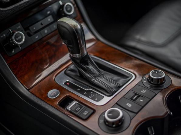 Volkswagen Touareg II с пробегом 2014 года, цена 1 520 000 рублей, 461086 км, внедорожник, Автокод Объявления