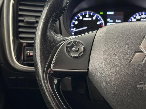 Mitsubishi Outlander III Рестайлинг 2 с пробегом 2018 года, цена 2 187 000 рублей, 93441 км, внедорожник, Автокод Объявления