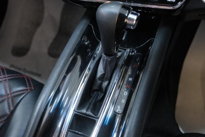 Honda Vezel I с пробегом 2016 года, цена 1 749 000 рублей, 120000 км, внедорожник, Автокод Объявления