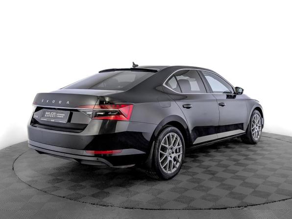Skoda Superb III Рестайлинг с пробегом 2022 года, цена 3 330 000 рублей, 73321 км, лифтбек, Автокод Объявления