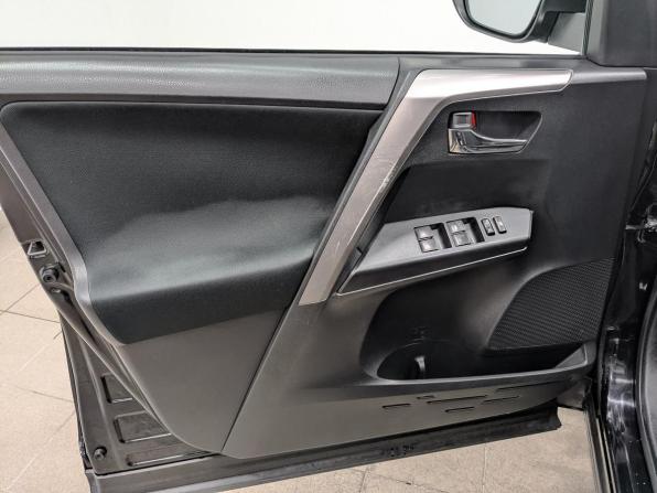 Toyota RAV4 IV (XA40) Рестайлинг с пробегом 2018 года, цена 2 280 000 рублей, 96173 км, внедорожник, Автокод Объявления