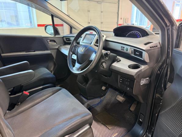 Honda Freed I Рестайлинг с пробегом 2012 года, цена 1 219 000 рублей, 176750 км, компактвэн, Автокод Объявления