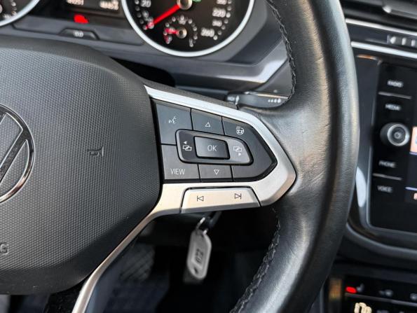 Volkswagen Tiguan II Рестайлинг с пробегом 2021 года, цена 2 879 000 рублей, 49251 км, внедорожник, Автокод Объявления