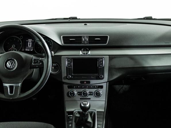 Volkswagen Passat B7 с пробегом 2012 года, цена 829 700 рублей, 217000 км, седан, Автокод Объявления