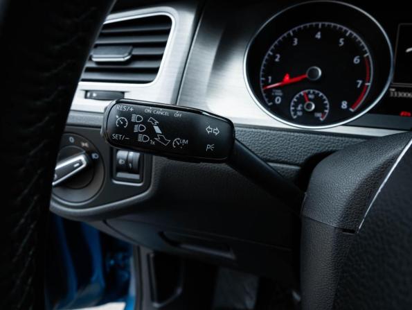 Volkswagen Golf VII с пробегом 2013 года, цена 910 444 рубля, 333006 км, хэтчбек, Автокод Объявления