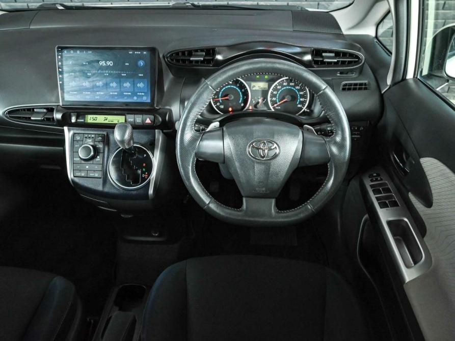 Toyota Wish II Екатеринбург  - изображение 13